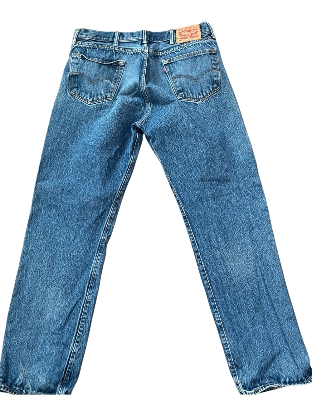 Y2K Levi’s 501 button fly straight leg medium wash jeans 35 x 31